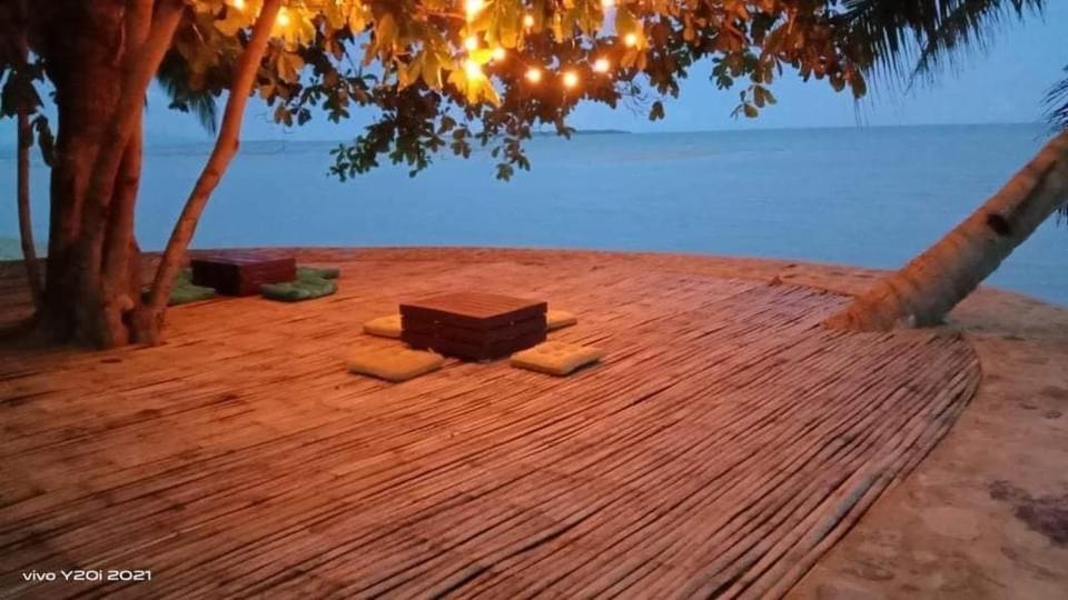 Mecaja Beach House Roxas  Exterior photo