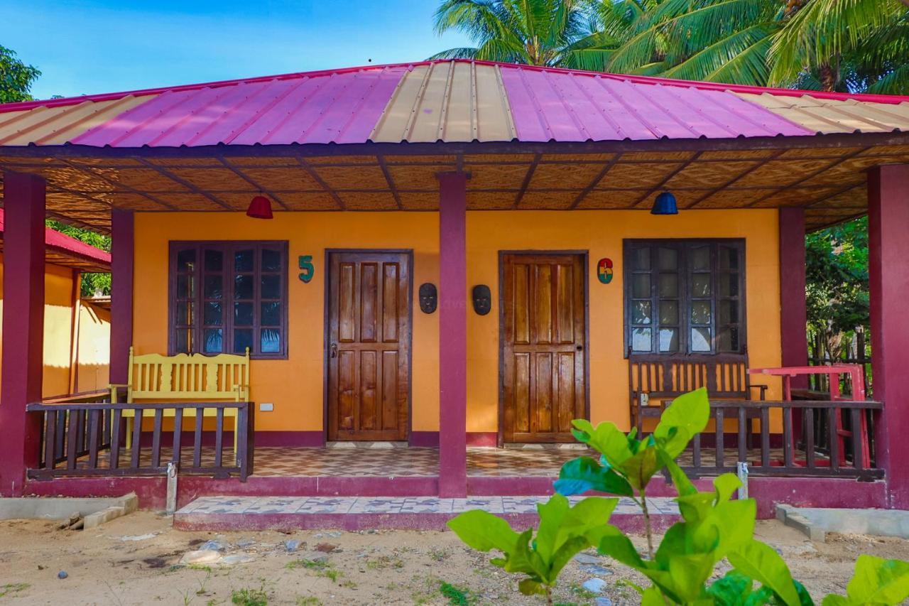 Mecaja Beach House Roxas  Exterior photo