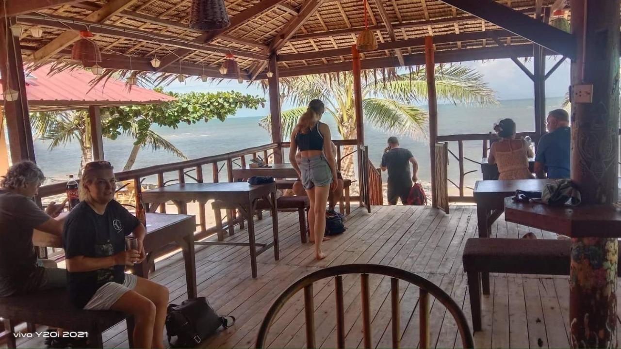 Mecaja Beach House Roxas  Exterior photo