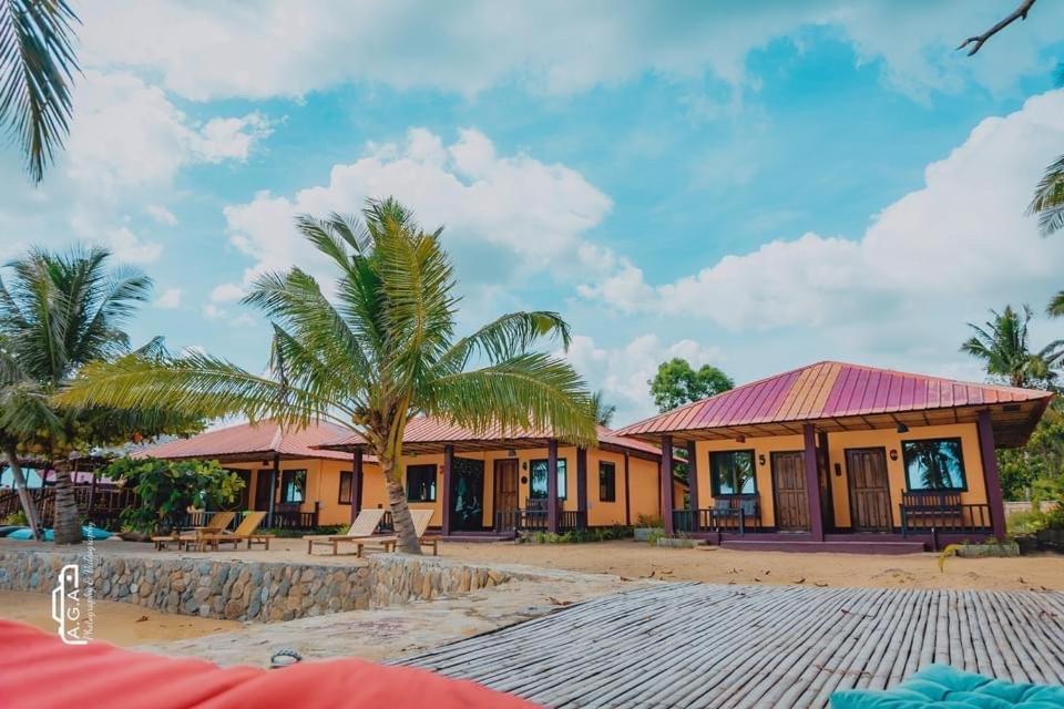 Mecaja Beach House Roxas  Exterior photo
